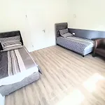 Apartment 26k, Luxus