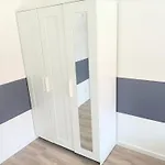 Apartment 26k, Luxus