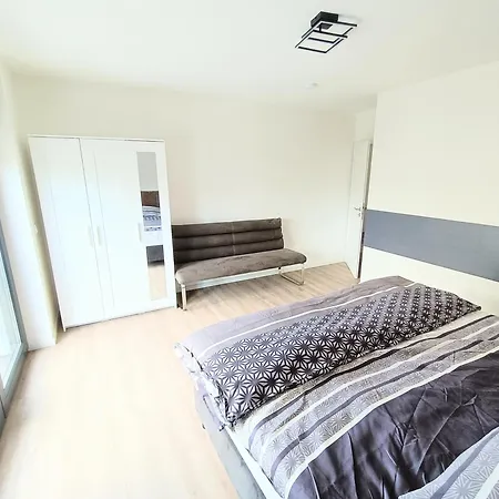 Apartment 26k, Luxus